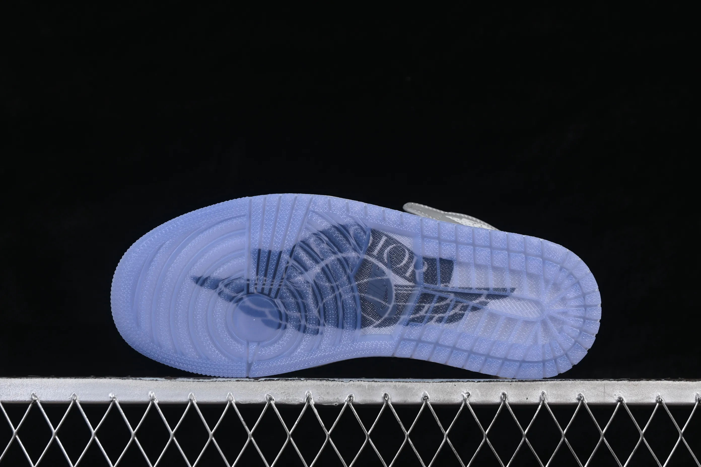 All categories Air Jordan Jordan series basketball shoes Air Jordan 1 High Dior x Air Jordan 1 Low AJ1 Joe 1 Dior joint white gray high top CN8607-002
